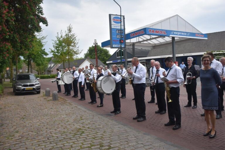 Laatste akte Jan van Loon : Muziekvereniging Sint Cecilia Vessem